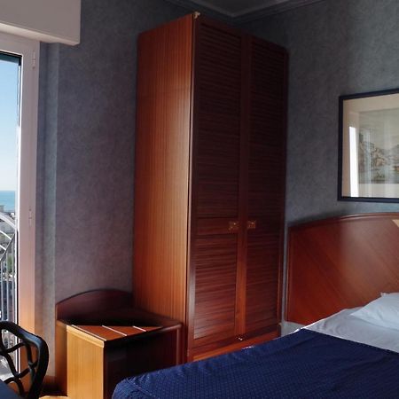 Atilius Hotel & Suites Riccione Exterior foto