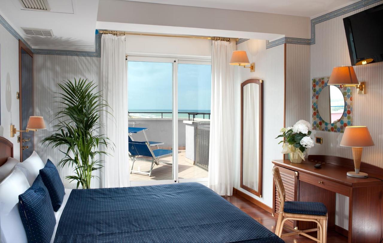Atilius Hotel & Suites Riccione Exterior foto