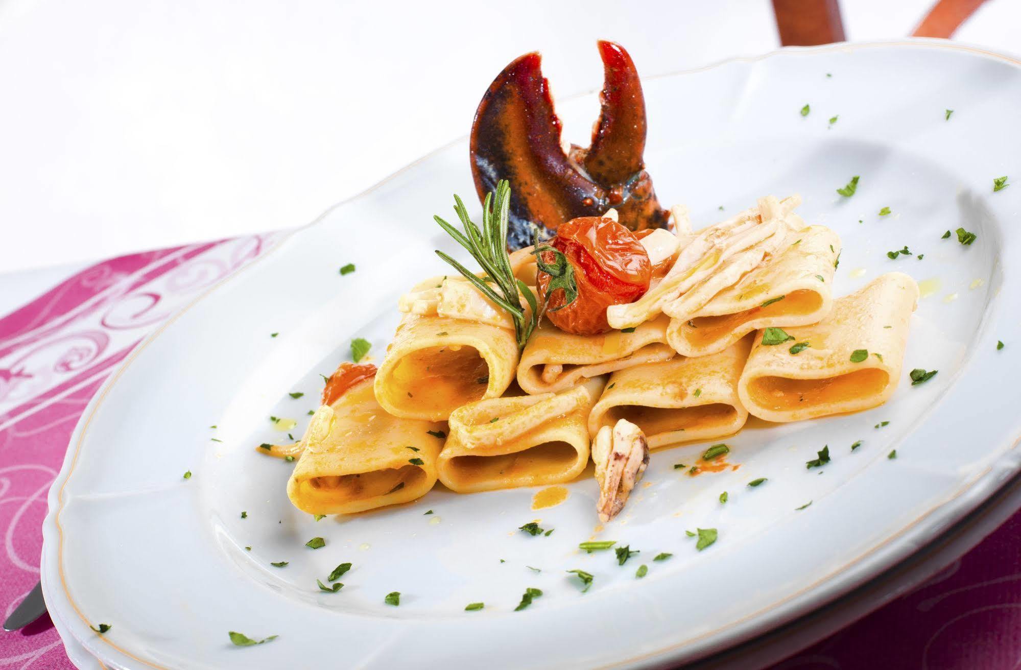 Atilius Hotel & Suites Riccione Exterior foto