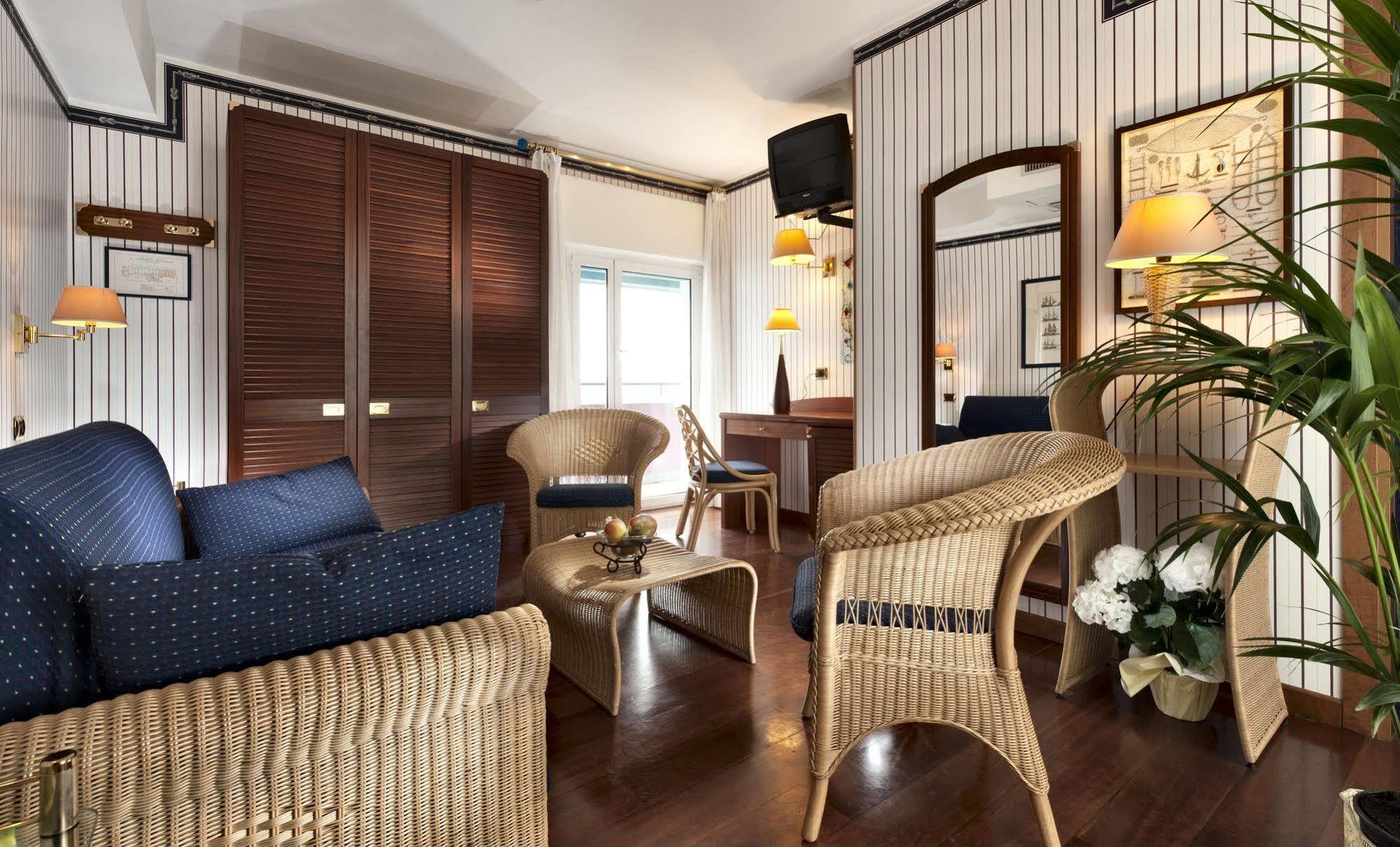 Atilius Hotel & Suites Riccione Exterior foto